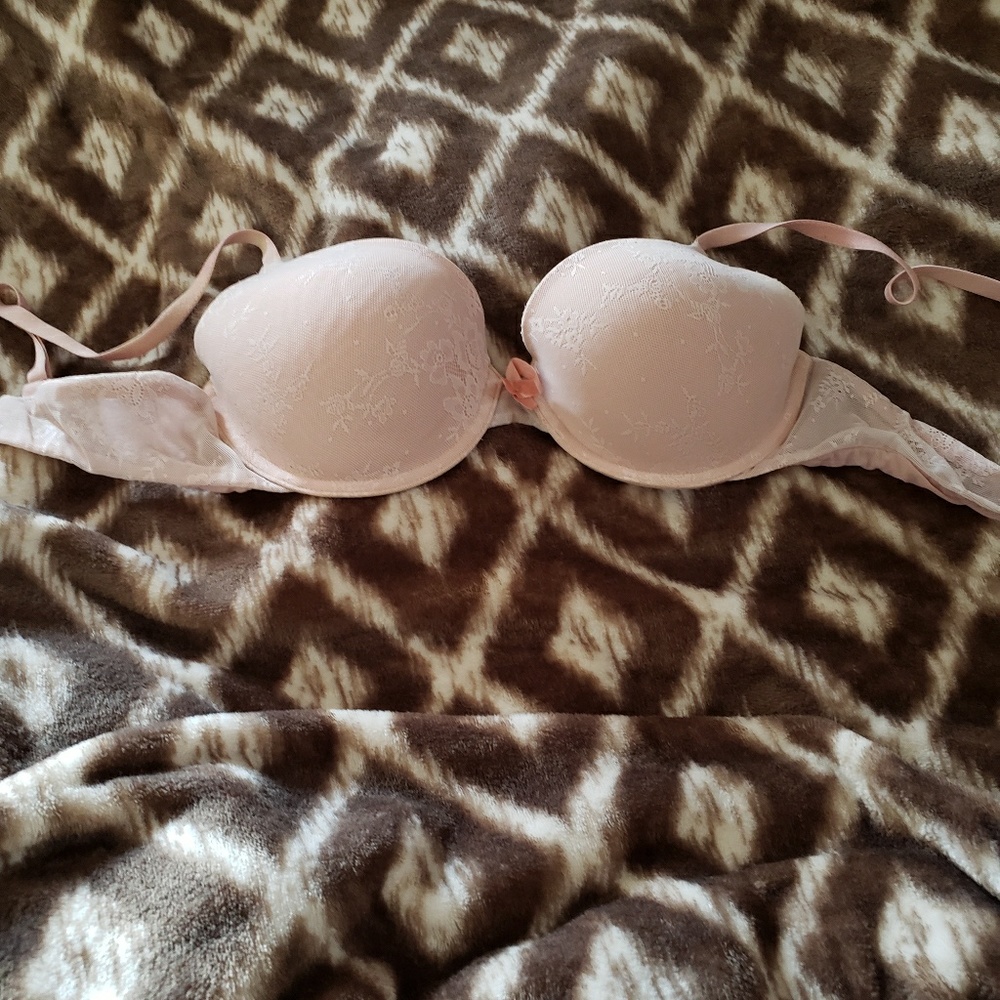 Bras - Picture 3 of 4